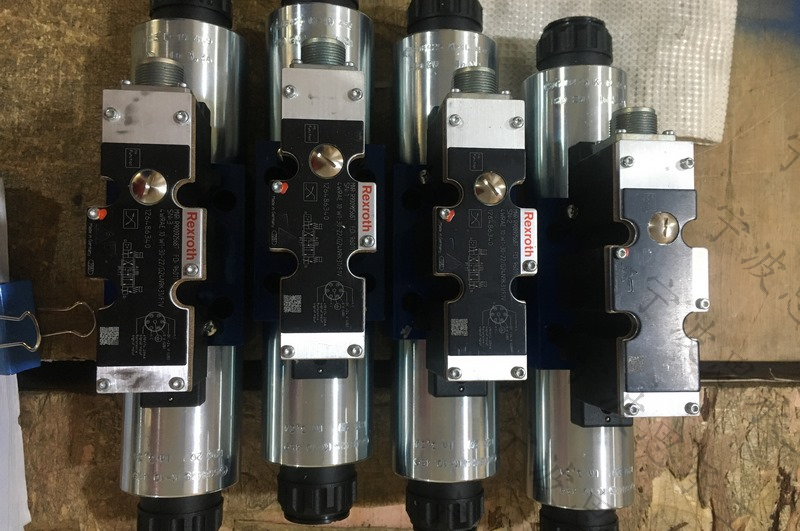 德国力士乐方向阀4WRAE10W-60-2X/G24K31/F1V